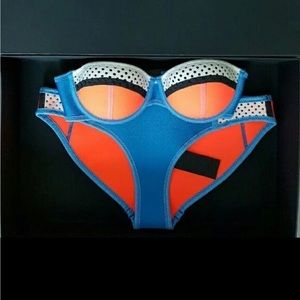 triangl bikini